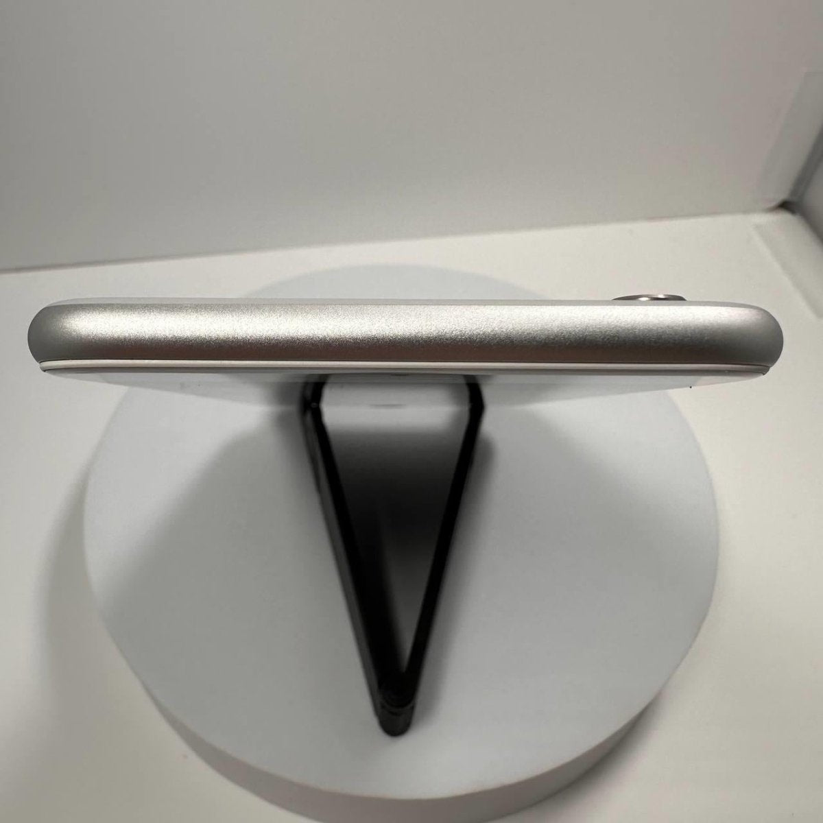 Apple iPhone 6 Plus - 16GB - Silver - Grade Excellent