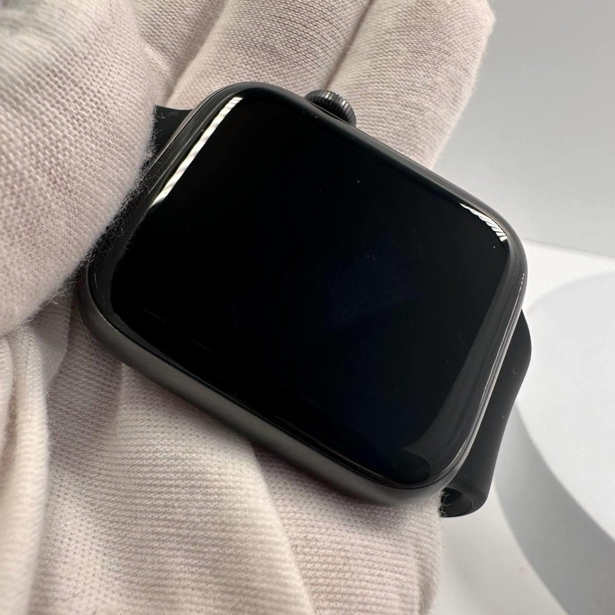 Apple Watch SE (1st Generation) GPS Only - 32GB - Space Grey - BH 77% - Grade A - RueZone