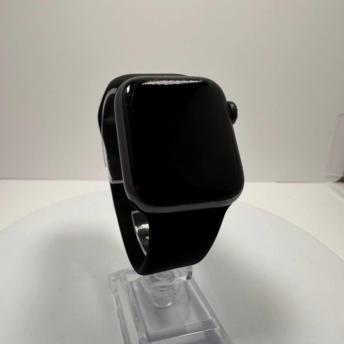 Apple Watch SE (2020) 40mm GPS Only - 32GB - Space Grey - BH 83% - RueZone