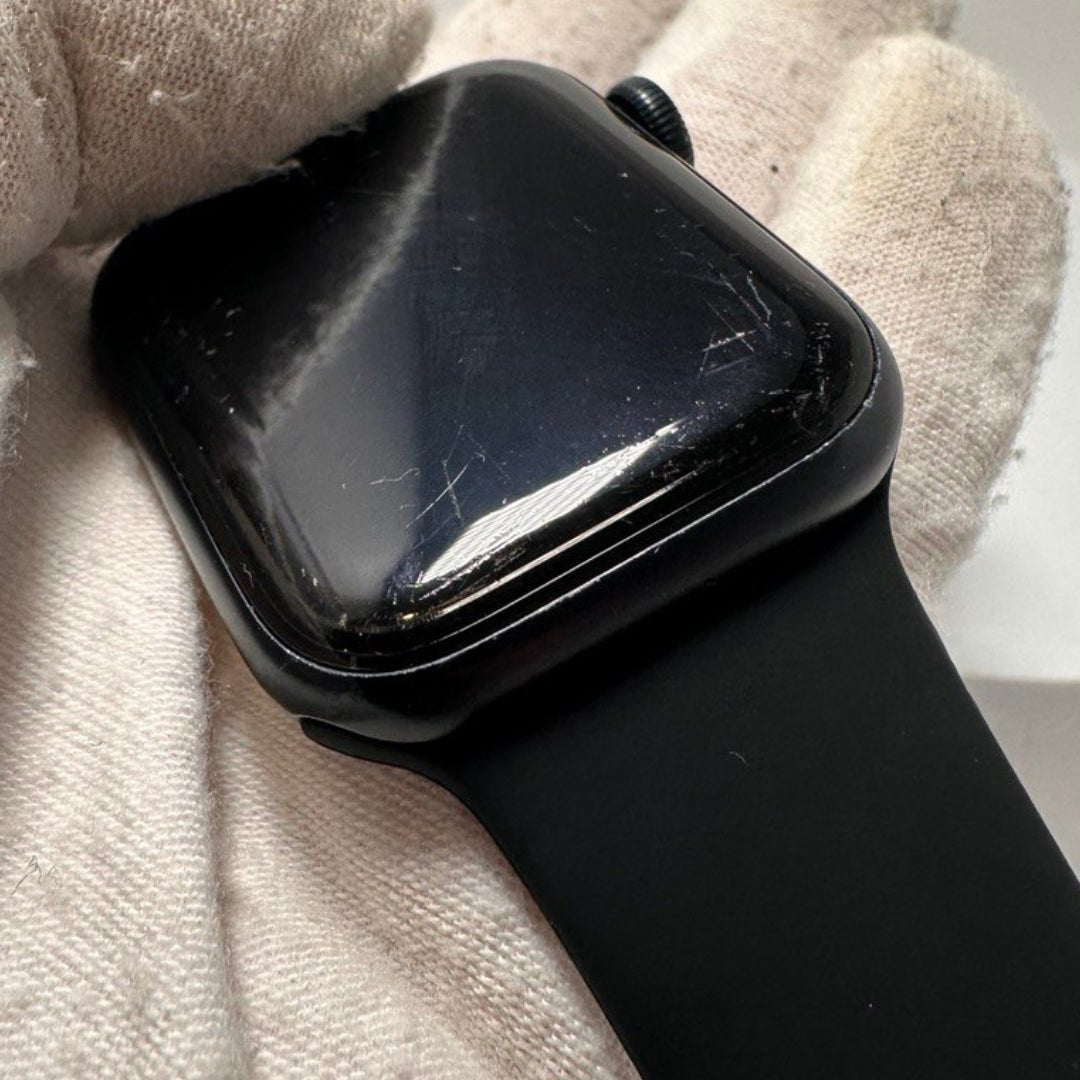 Apple Watch SE (2nd Gen) 40mm GPS Only - 32GB - Midnight - Grade D - RueZone