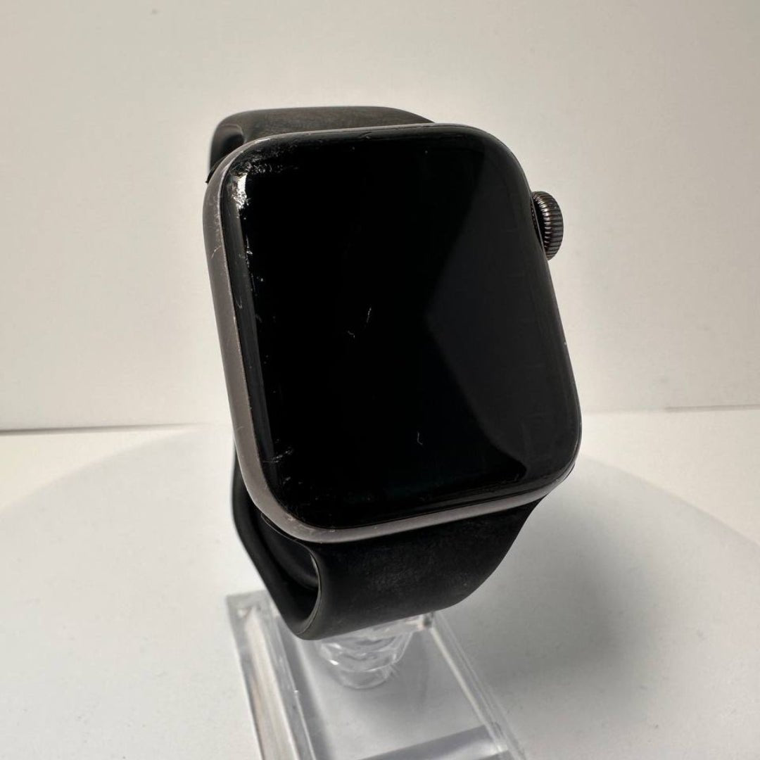 Apple Watch SE 40mm GPS + Cellular - 32GB - Space Grey - BH 75% - RueZone