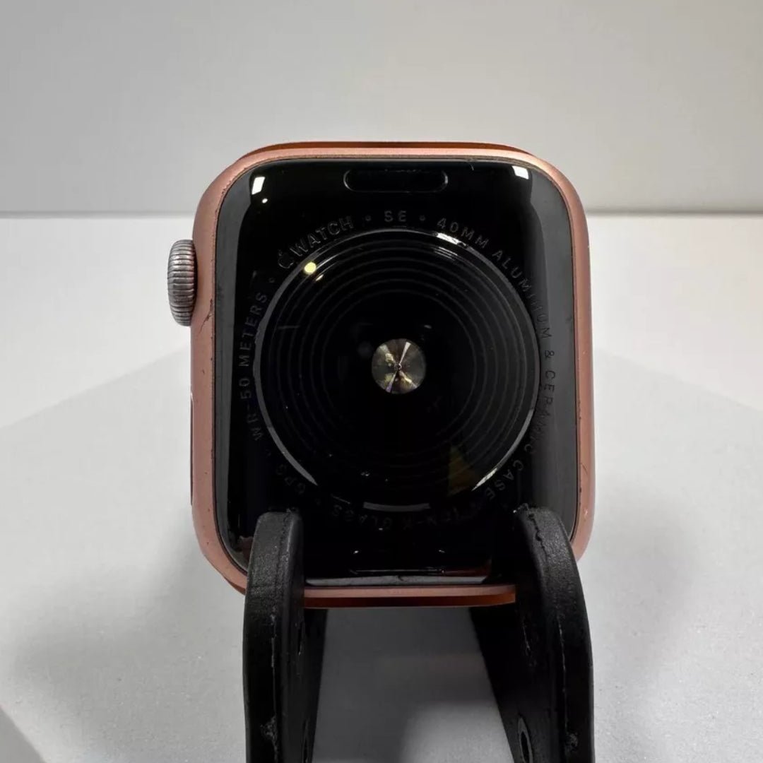 Apple Watch SE 40mm GPS Only - 32GB - Gold - BH 79% - RueZone