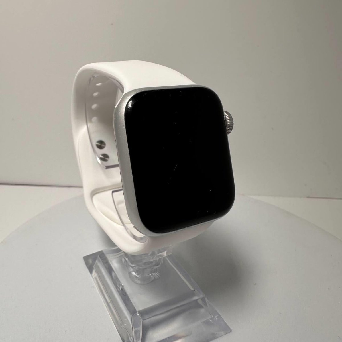 Apple Watch SE 40mm GPS Only - 32GB - Silver - BH 76% - RueZone