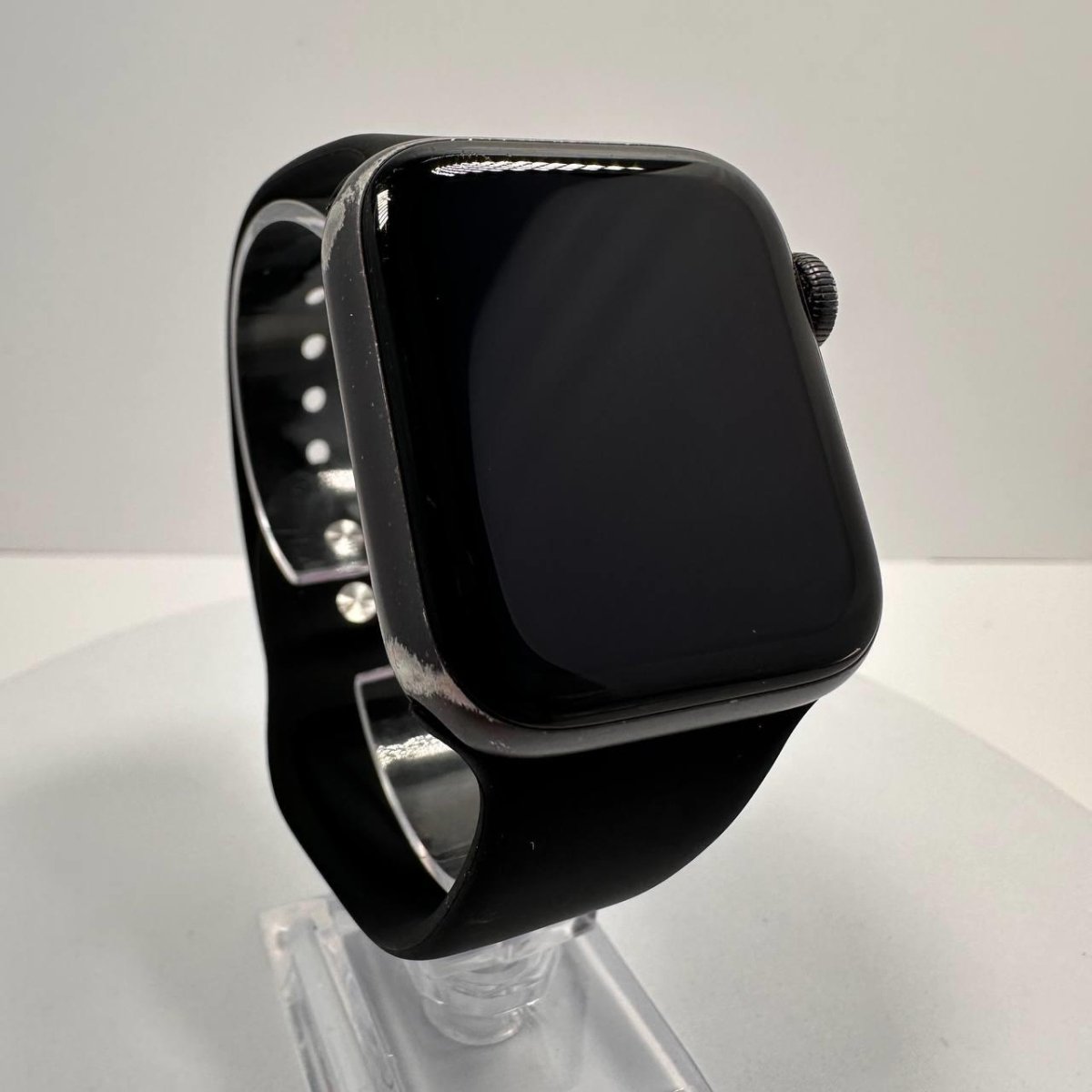 Apple Watch SE 40mm GPS Only - 32GB - Space Black - Used Condition - 82% BH - RueZone