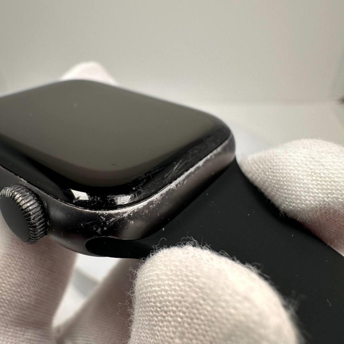 Apple Watch SE 44mm GPS Only - 32GB - Space Grey - BH 86% - RueZone