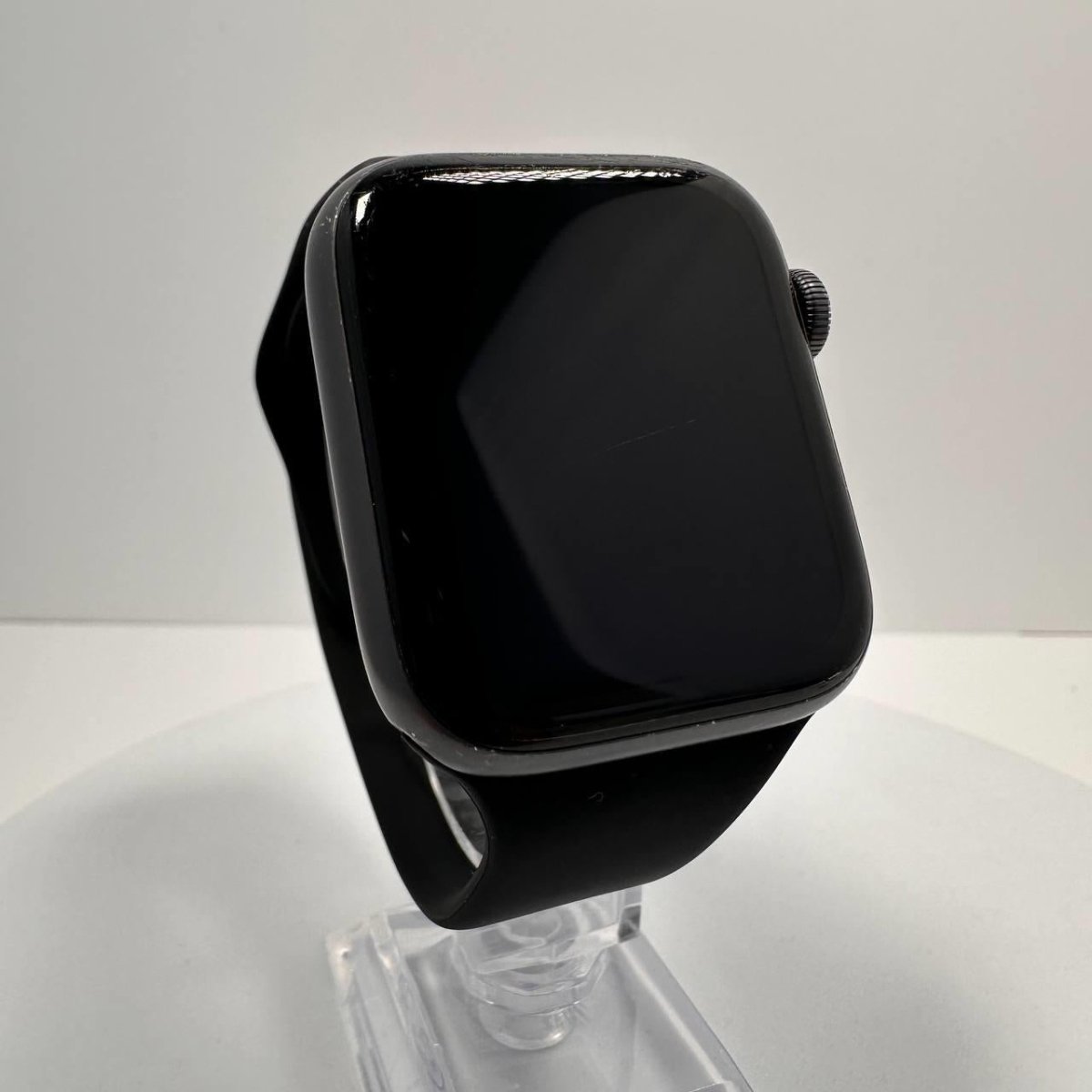 Apple Watch SE 44mm GPS Only - 32GB - Space Grey - Used Condition - 84% BH - RueZone