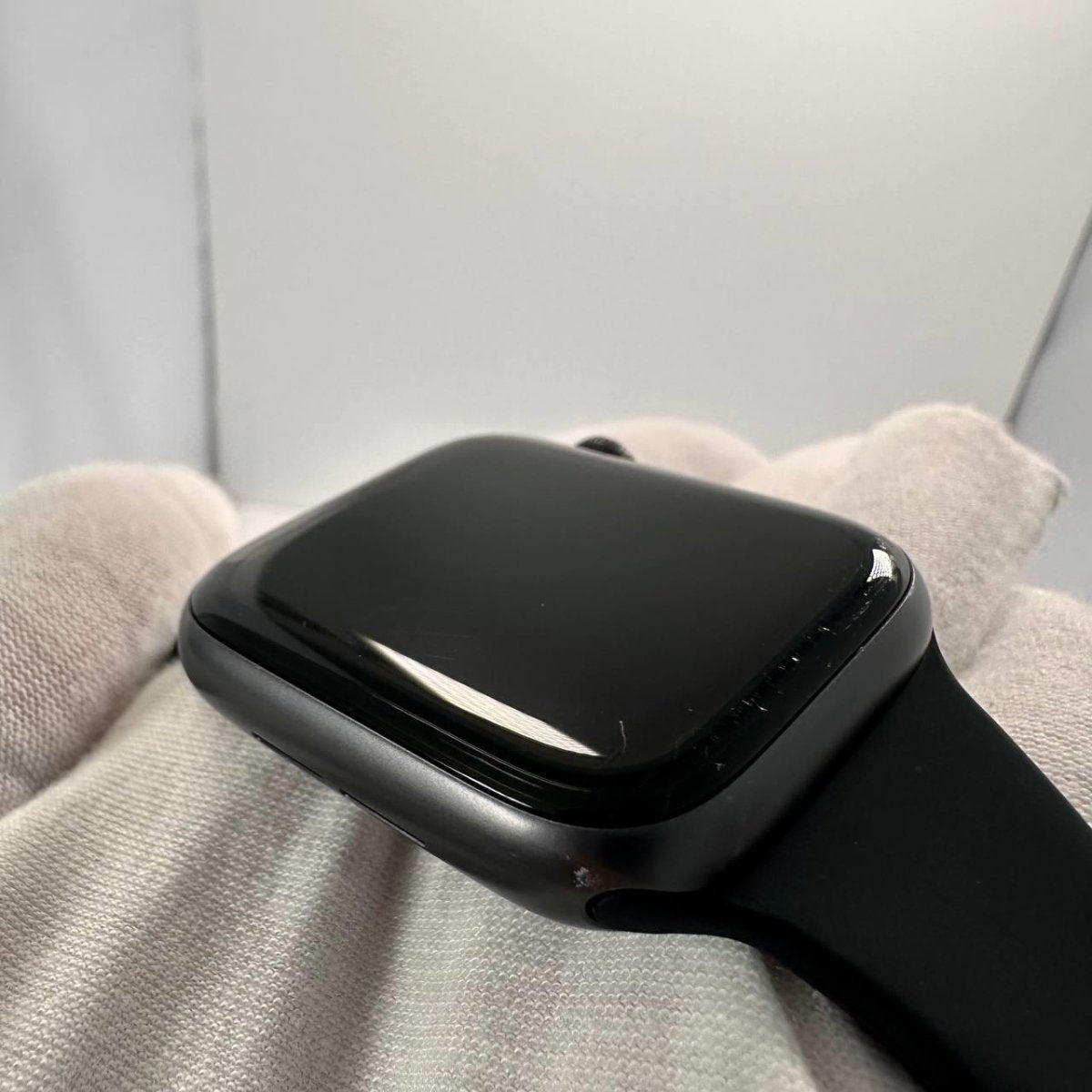 Apple Watch SE 44mm GPS+Cellular - 32GB - Space Grey - BH 72% - RueZone