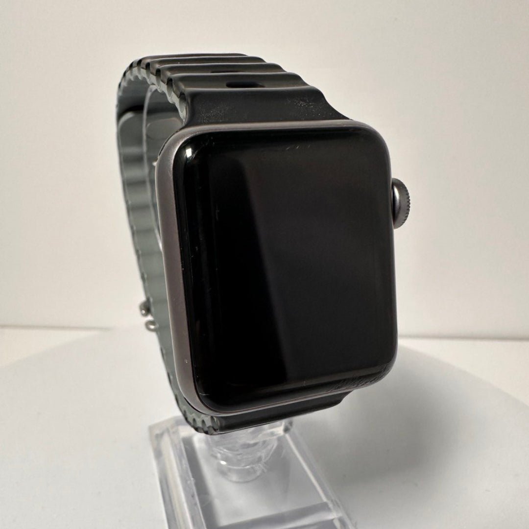 Apple Watch Series 3 38mm GPS - 8GB - Space Grey - BH 78% - RueZone