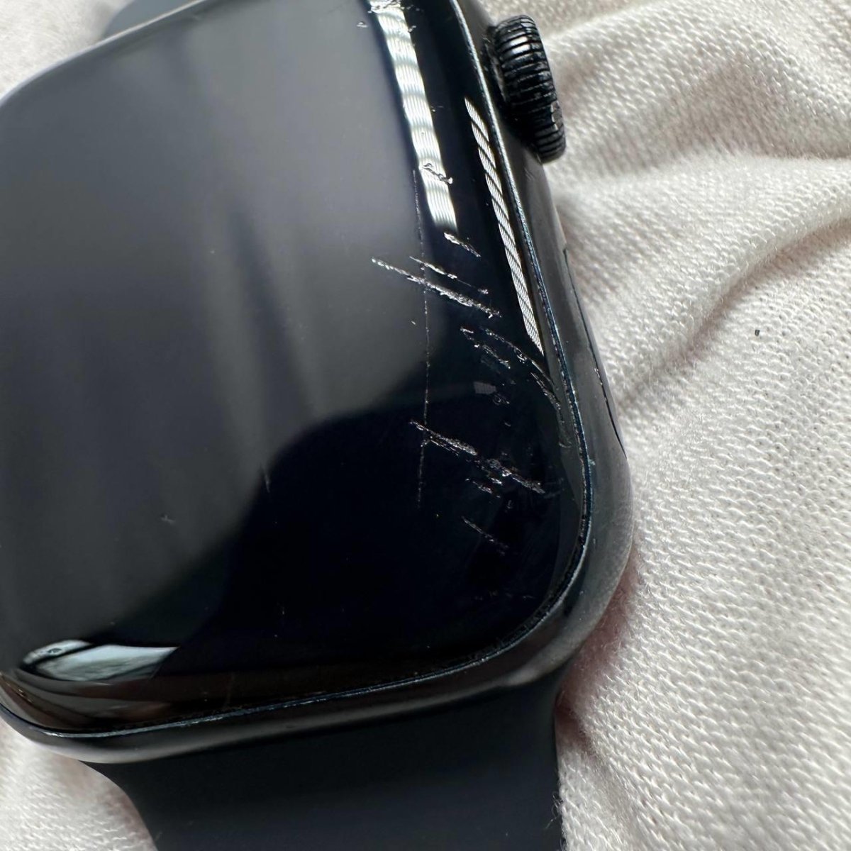 Apple Watch Series 7 Aluminum 41mm GPS Only | 32GB | Midnight | BH 72% - RueZone