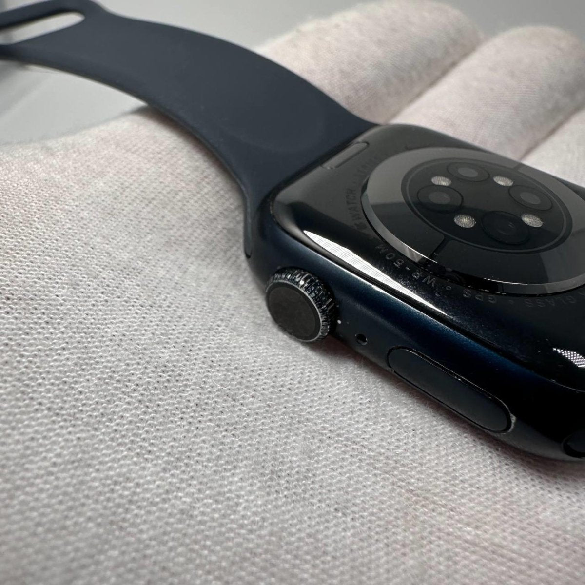 Apple Watch Series 7 Aluminum 41mm GPS Only | 32GB | Midnight | BH 72% - RueZone