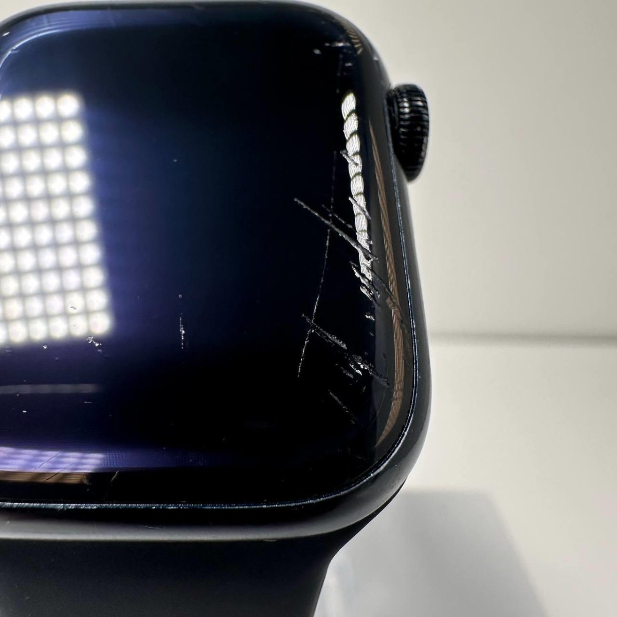 Apple Watch Series 7 Aluminum 41mm GPS Only | 32GB | Midnight | BH 72% - RueZone