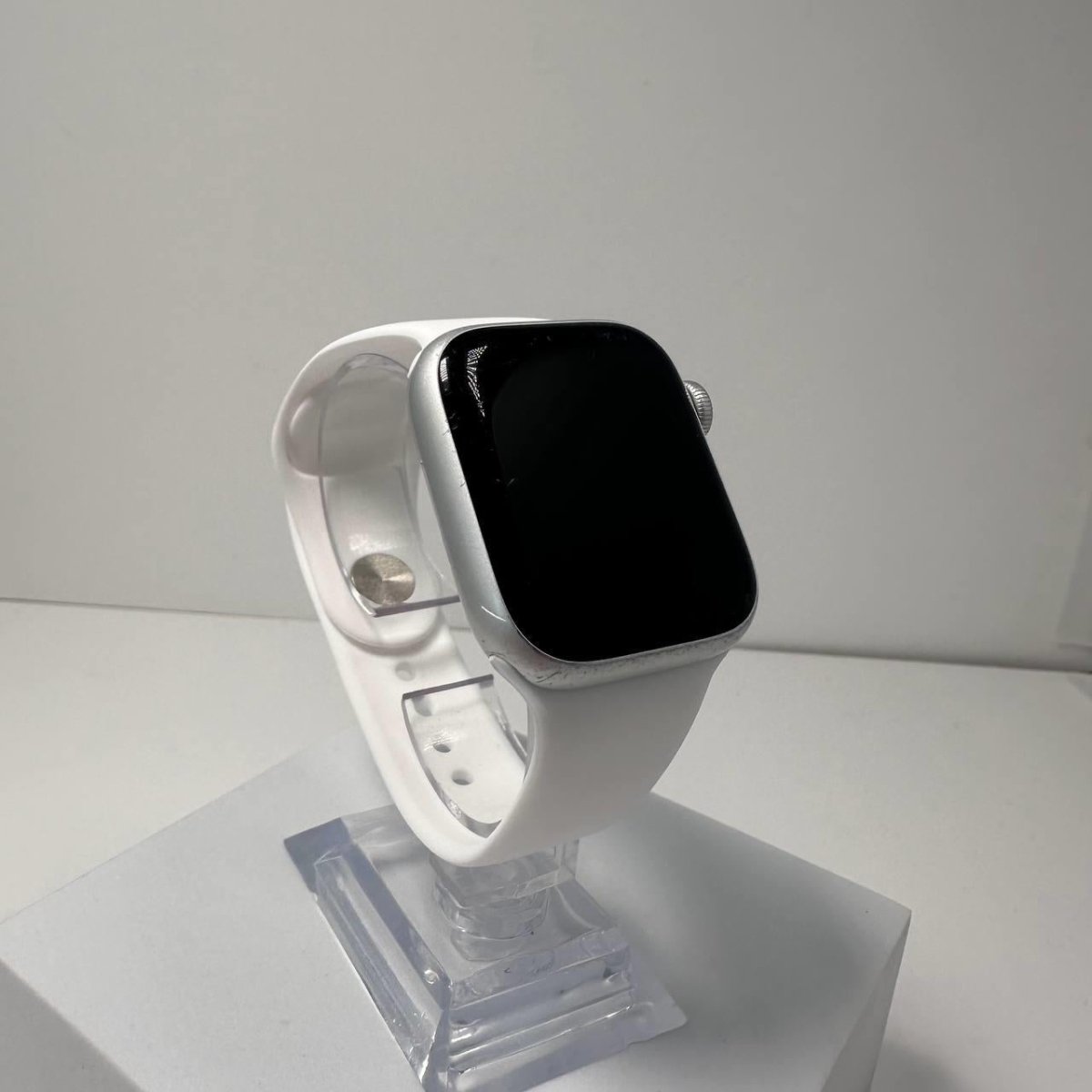 Apple Watch Series 8 41mm 32GB | Silver Aluminum Case | GPS Only | Grade D BH88% - RueZone Wonky Mobile