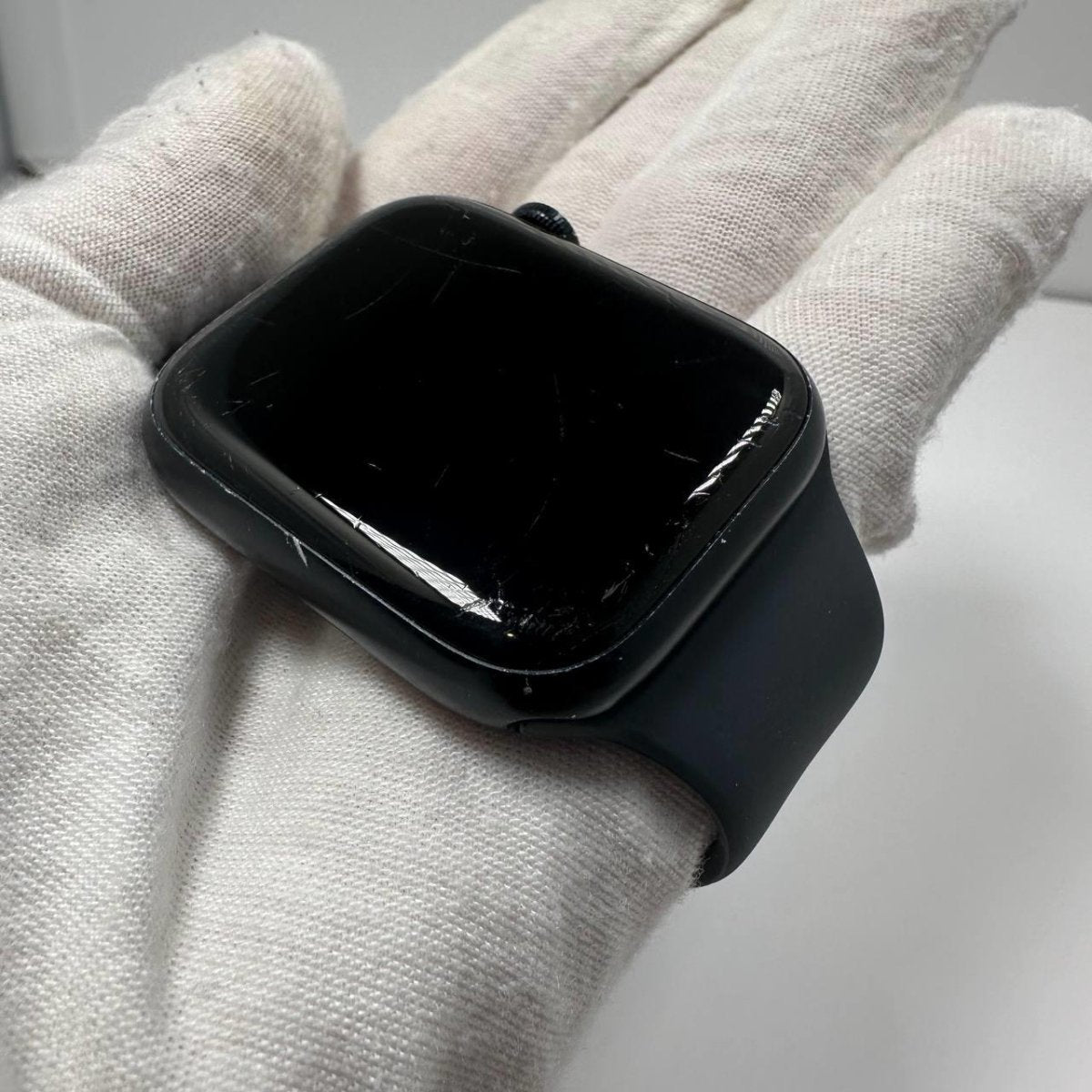 Apple Watch Series 8 45mm GPS Midnight Aluminum - 32GB - BH 86% - RueZone Wonky Mobile