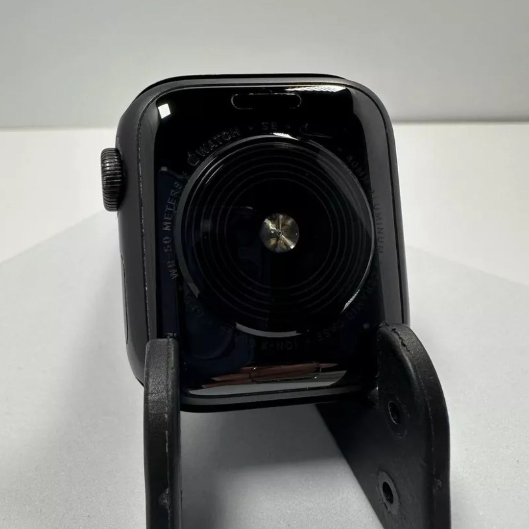 Apple Watch Series SE (1st Generation ) GPS Only 40mm - Space Grey - BH 74% - RueZone